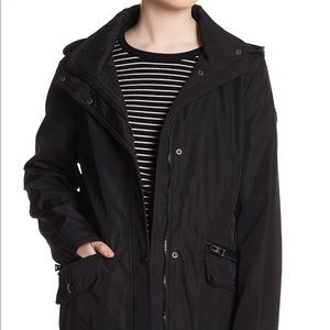GUESS anorak rain jacket hip length with pockets